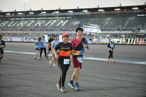 BIB: 5339
                            <button type="button" onclick="openModal(10466784)" class="btn btn-primary btn-sm float-right btn-popup" data-toggle="modal" data-target=".modal-high-quality">
                        <i class="fas fa-shopping-cart"></i> Add to Cart
                    </button>
                                            <button type="button" onclick="isThisMe(10466784, true)" class="btn btn-success btn-sm float-right btn-popup btn-isme hidden" data-toggle="tooltip" data-placement="bottom" title="นี่คือรูปของคุณใช่ไหม คลิกที่นี่เพื่อเอาเข้าอัลบั้ม">
                        <i class="fas fa-plus"></i> Add to album
                    </button>
                    <button type="button" onclick="isThisMe(10466784, false)" class="btn btn-warning btn-sm float-right btn-popup btn-isnotme hidden">
                        <i class="fas fa-ban"></i> Remove from album
                    </button>